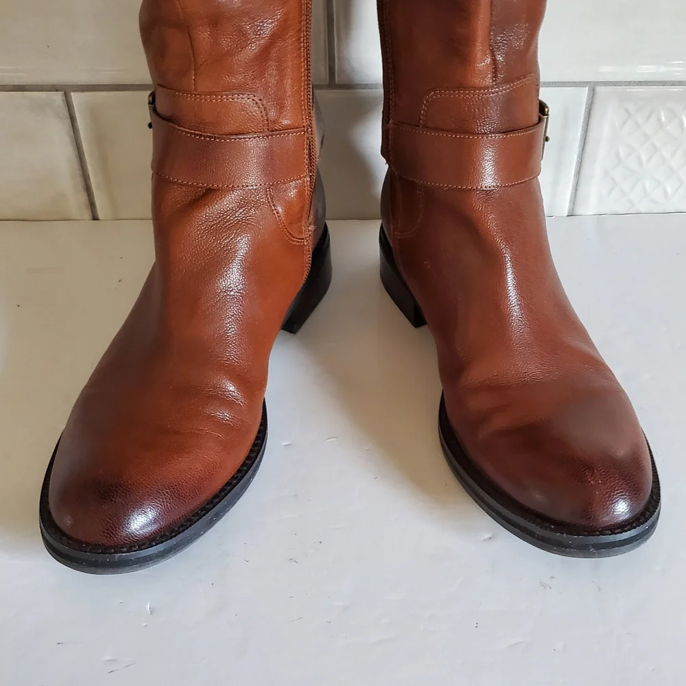 Enzo Angiolini 6.5 Vernished Leather Riding Boots Old Money Equestrian Classic